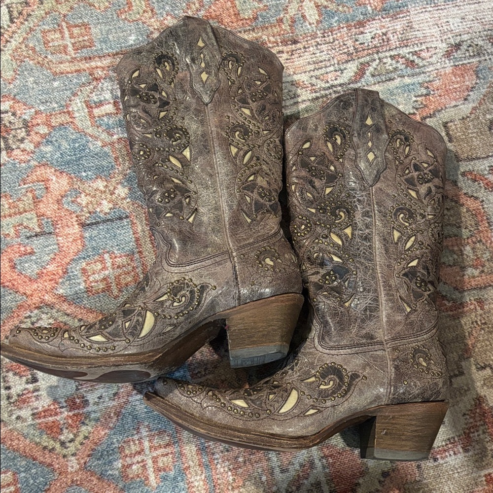 Corral boots